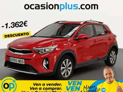 Usado Kia Stonic 101 HP (74 kW) 2023 Vermelho SUV