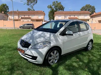 Usado Mercedes A180 Avantgarde 109 HP (80 kW) 2009 Branco Monovolume