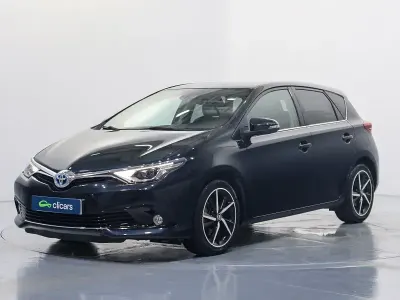 Usado Toyota Auris Hybrid Edition 136 CV (100 kW) 2017 Azul Berlina