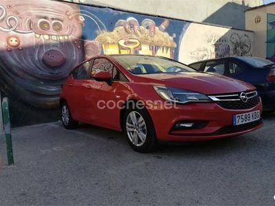Usado Opel Astra Business 110 CV (80 kW) 2017 Rojo Berlina