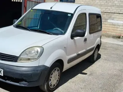 Usado Renault Kangoo Expression 80 CV (58 kW) 2009 Blanco Van