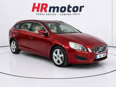 Usado Volvo V60 Momentum 163 CV (119 kW) 2010 Rojo Familiar