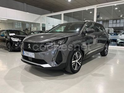 Usado Peugeot 5008 Allure 130 CV (95 kW) 2020 Gris / plata Monovolumen