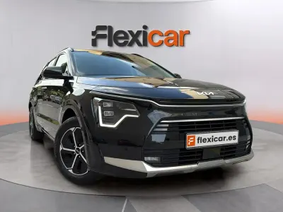 Usado Kia Niro 141 CV (103 kW) 2024 Negro SUV