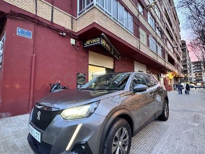 Usado Peugeot 2008 Allure 110 CV (80 kW) 2021 Marrón SUV