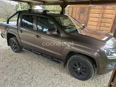 Usado VW Amarok Trendline 140 CV (102 kW) 2014 Marrón Pickup/Camioneta