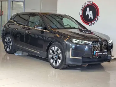 Usado BMW iX Comfort Edition 239 kW (326 CV) 2021 Gris SUV