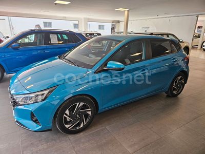 Azul Usado 2023 Hyundai i20 Berlina | 18.900 € (Un poco caro)
