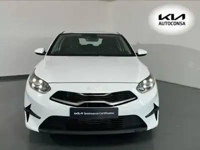 Usado Kia Ceed 100 CV (73 kW) 2025 Blanco Utilitario