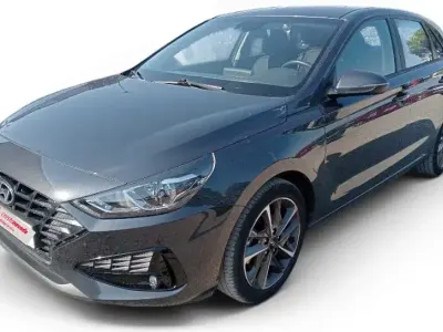 Usado Hyundai i30 110 CV (80 kW) 2022 Gris