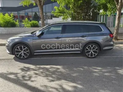 Usado VW Passat Alltrack 190 CV (139 kW) 2016 Gris / plata Familiar