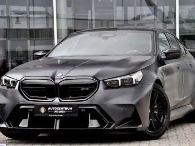 Usado BMW M5 727 CV (534 kW) 2025 Gris Berlina