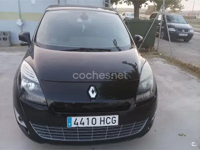 Usado Renault Scenic E-Tech Dynamique 110 CV (80 kW) 2011 Negro Monovolumen
