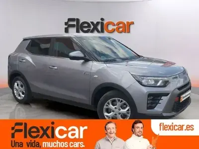 Usado SsangYong Tivoli Limited 135 CV (99 kW) 2024 Gris