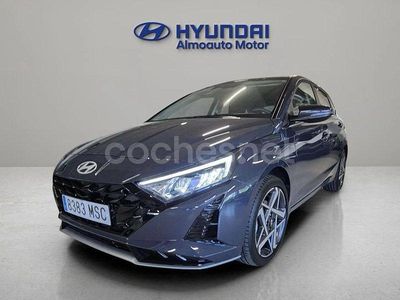 Usado Hyundai i20 100 CV (73 kW) 2024 Gris / plata Berlina