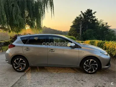 Usado Toyota Auris Hybrid