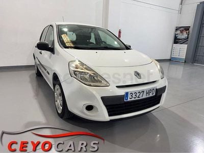 Usado Renault Clio IV Business 75 CV (55 kW) 2013 Blanco Berlina