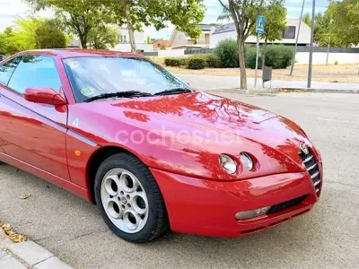 Usado Alfa Romeo GTV 165 CV (121 kW) 2003 Rojo Coupe