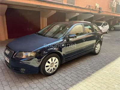 Usado Audi A3 Ambiente 105 CV (77 kW) 2006 Azul Utilitario