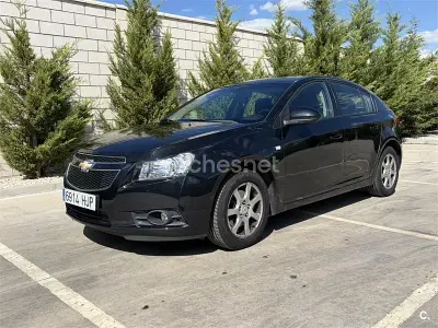 Usado Chevrolet Cruze LT 163 CV (119 kW) 2012 Negro Berlina