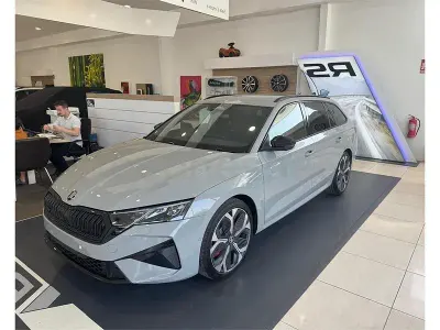 Nuevo Skoda Octavia RS 265 CV (194 kW) 2026 Gris / plata Familiar