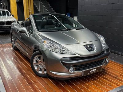 Gris / plata Usado 2007 Peugeot 207 CC Descapotable | 9900 € (Caro)