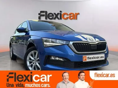 Usado Skoda Scala Ambition 95 CV (69 kW) 2022 Azul Utilitario