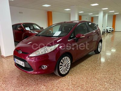 Granate Usado 2009 Ford Fiesta Titanium Utilitario | 5150 € (Precio justo)