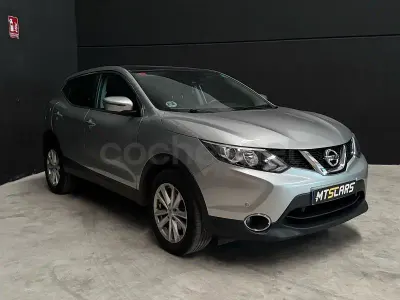 Usado Nissan Qashqai Acenta 110 CV (80 kW) 2015 Gris / plata SUV