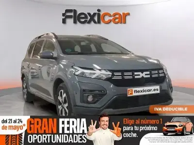 Usado Dacia Jogger Expression 110 CV (80 kW) 2024 Gris Monovolumen