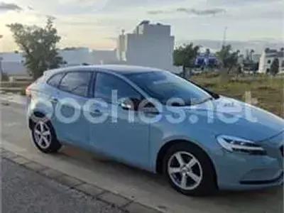 Usado Volvo V40 Momentum 120 CV (88 kW) 2018 Azul Berlina