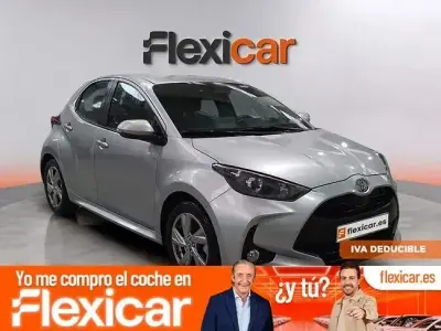 Usado Toyota Yaris Active 116 CV (85 kW) 2025 Gris Utilitario