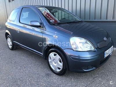 Usado Toyota Yaris T3 87 CV (63 kW) 2005 Gris / plata Berlina