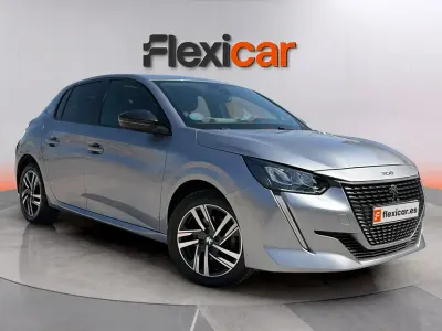 Usado Peugeot 208 Allure 101 CV (74 kW) 2023 Gris Utilitario