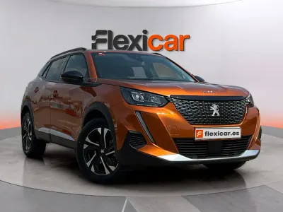 Usado Peugeot 2008 Allure 130 CV (95 kW) 2021 Naranja SUV