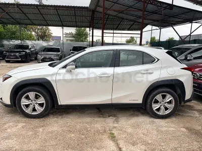 Usado Lexus UX Executive Line 184 CV (135 kW) 2022 Blanco SUV