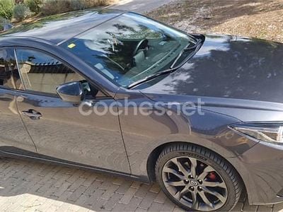 Usado Mazda 3 Luxury 150 CV (110 kW) 2015 Gris / plata Berlina