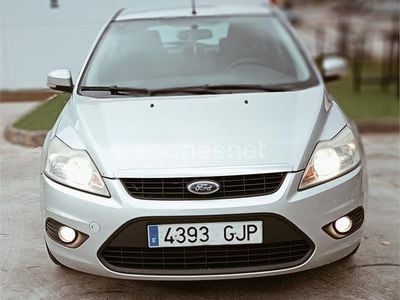 Usado Ford Focus Trend 109 CV (80 kW) 2008 Gris / plata Berlina