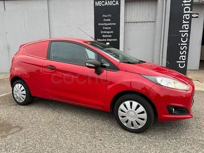 Usado Ford Fiesta Trend 75 CV (55 kW) 2013 Rojo Berlina
