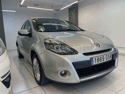 Usado Renault Clio II Authentique 86 CV (63 kW) 2010 Gris / plata Berlina