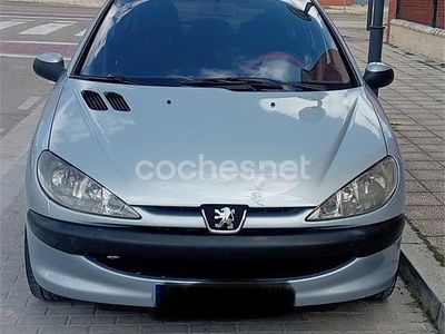 Usado Peugeot 206 90 CV (66 kW) 2004 Gris / plata Familiar