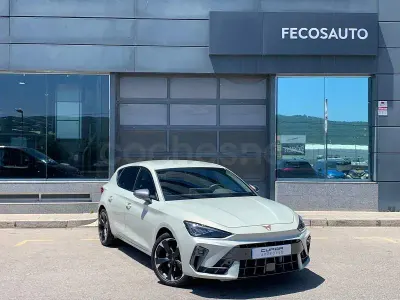 Usado Cupra Leon 204 CV (150 kW) 2025 Beige Berlina