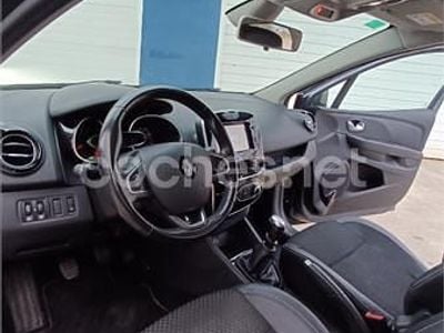 Usado Renault Clio GrandTour Zen 120 CV (88 kW) 2017 Gris / plata Familiar