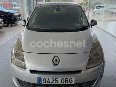 Usado Renault Scenic E-Tech Privilege 160 CV (117 kW) 2009 Gris / plata Monovolumen
