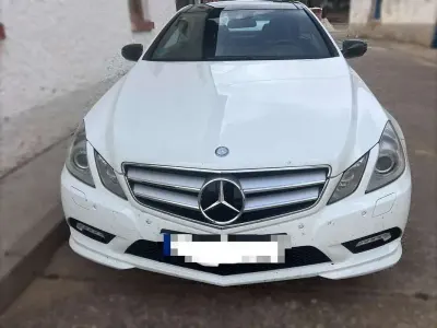 Usado Mercedes E500 Avantgarde 389 CV (286 kW) 2009 Blanco Coupe