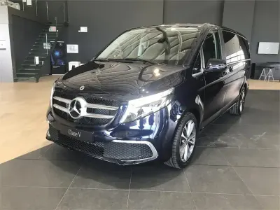 Nuevo Mercedes V220 Avantgarde 190 CV (139 kW) 2025 Azul Monovolumen