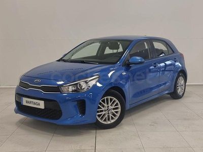 Usado Kia Rio 84 CV (61 kW) 2021 Azul Berlina