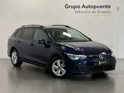 Usado VW Golf VIII Life 115 CV (84 kW) 2022 Azul Familiar