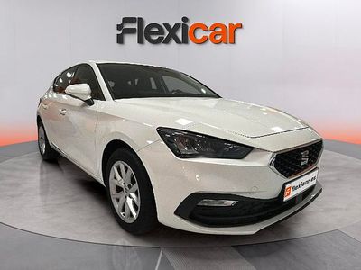 Usado Seat Leon Style 115 CV (84 kW) 2021 Blanco Berlina