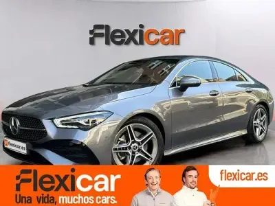 Usado Mercedes CLA200 163 CV (119 kW) 2024 Gris Coupe